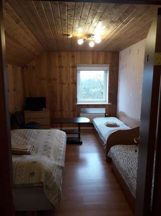 Хостелы Ginto nakvynės namai Вильнюс Трехместный номер эконом-класса с общей ванной комнатой-4