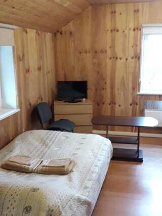 Хостелы Ginto nakvynės namai Вильнюс Двухместный номер с 1 кроватью или 2 отдельными кроватями, общая ванная комната-9